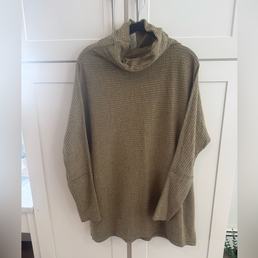 We The Free Olive mock neck tunic waffle Sweater medium long sleeve